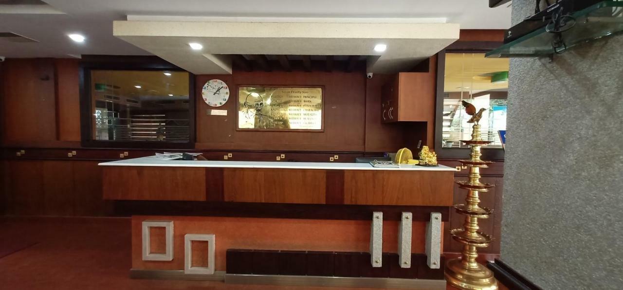 Devanganam Residency Hotel กูรูวาเยอร์ ภายนอก รูปภาพ