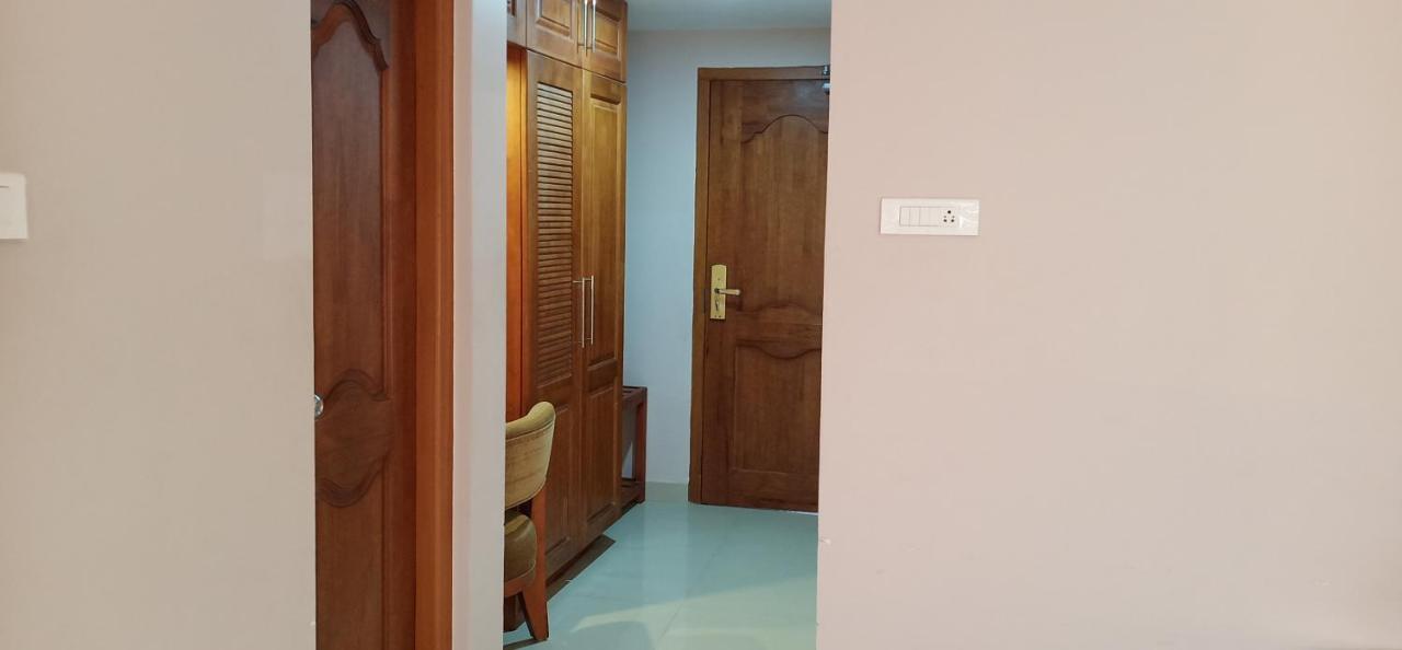 Devanganam Residency Hotel กูรูวาเยอร์ ภายนอก รูปภาพ
