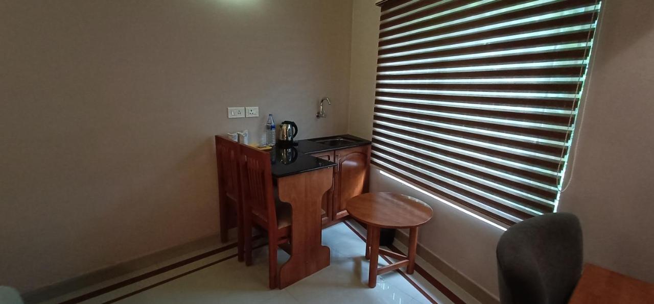 Devanganam Residency Hotel กูรูวาเยอร์ ภายนอก รูปภาพ