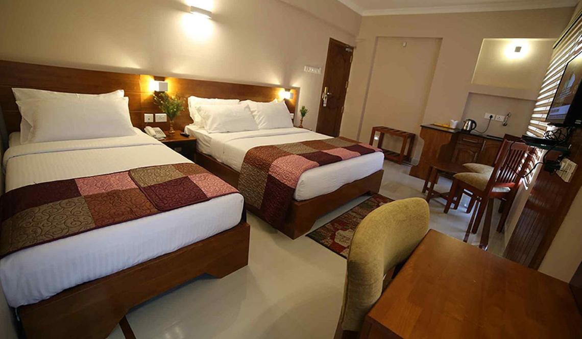 Devanganam Residency Hotel กูรูวาเยอร์ ภายนอก รูปภาพ